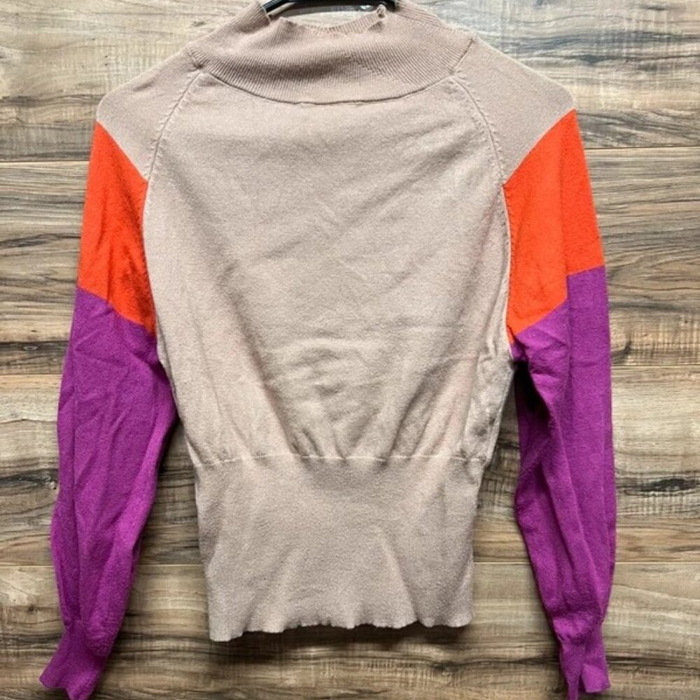 Deluc small‎ sweater